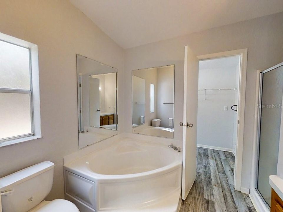 最近售出: $195,000 (3 贝兹, 2 浴室, 1404 平方英尺)