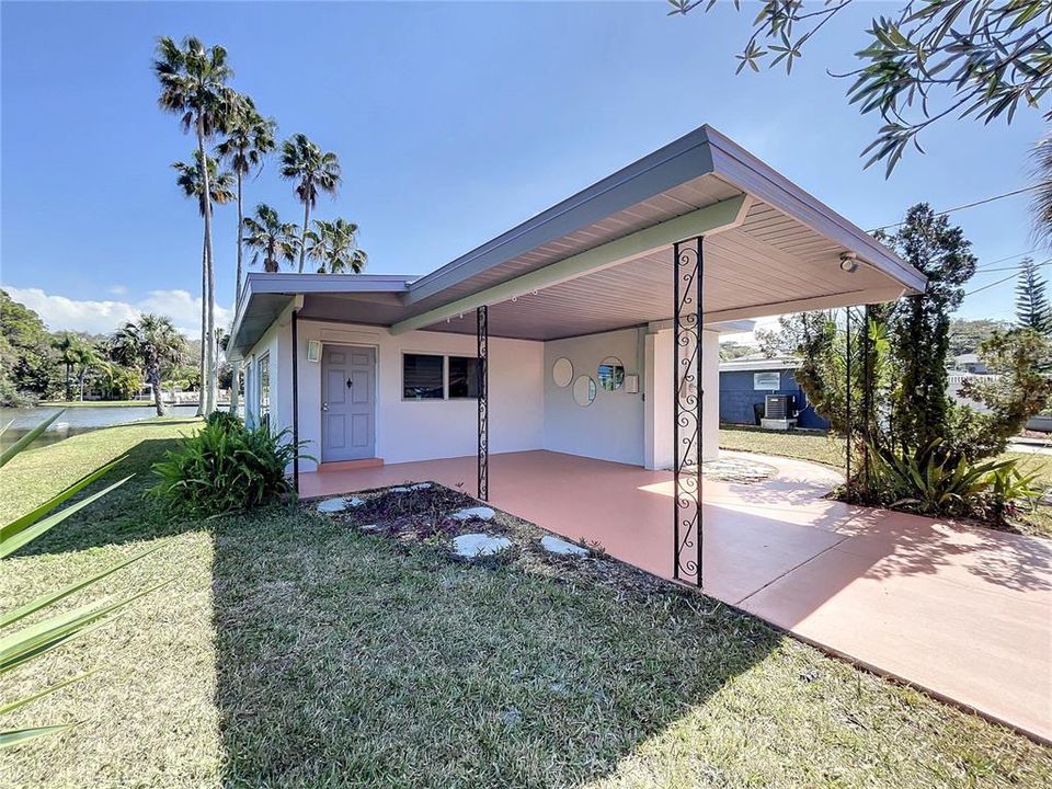 Recently Sold: $195,000 (2 beds, 1 baths, 887 Square Feet)
