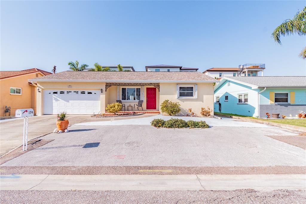 Recently Sold: $450,000 (2 beds, 2 baths, 1179 Square Feet)