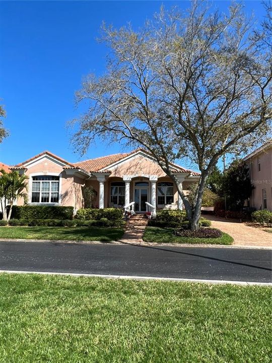 Recently Sold: $1,175,000 (4 beds, 4 baths, 3350 Square Feet)