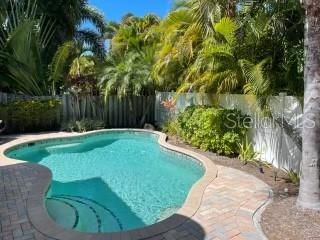 Recently Sold: $1,290,000 (3 beds, 2 baths, 1721 Square Feet)