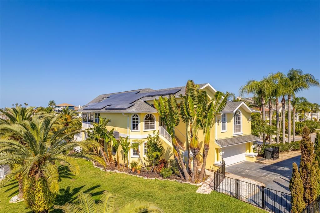 Recently Sold: $1,250,000 (5 beds, 4 baths, 4042 Square Feet)