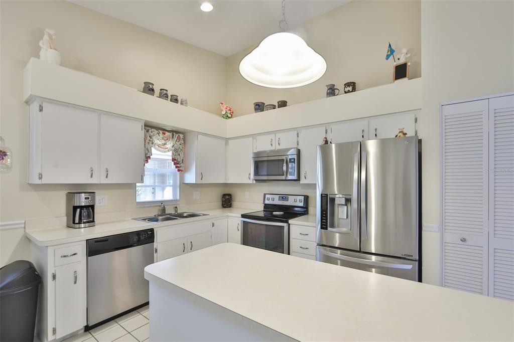 Recently Sold: $415,000 (2 beds, 2 baths, 1659 Square Feet)