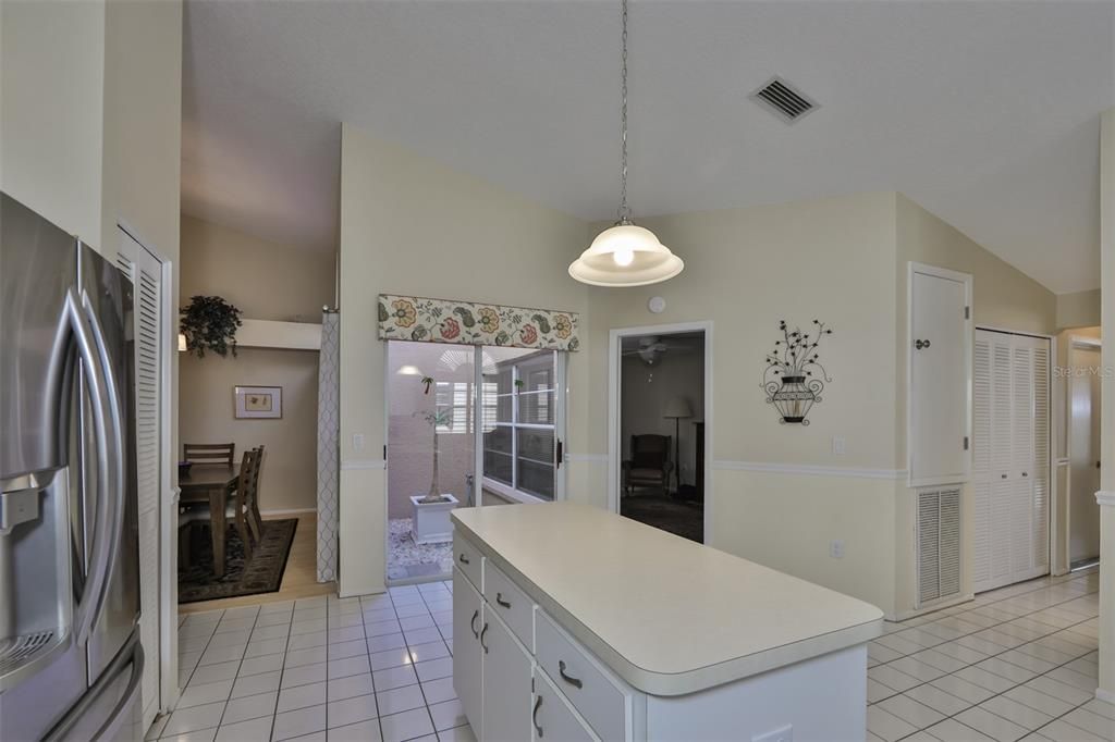 Recently Sold: $415,000 (2 beds, 2 baths, 1659 Square Feet)