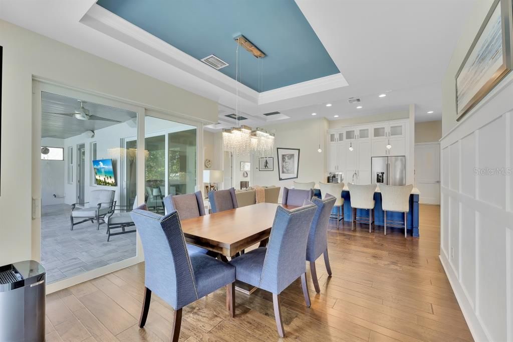 Recently Sold: $1,850,000 (3 beds, 2 baths, 2507 Square Feet)