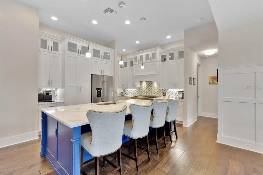 Recently Sold: $1,850,000 (3 beds, 2 baths, 2507 Square Feet)