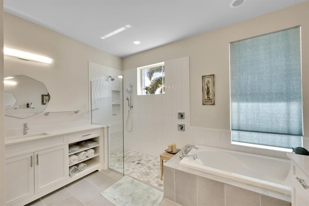 Recently Sold: $1,850,000 (3 beds, 2 baths, 2507 Square Feet)