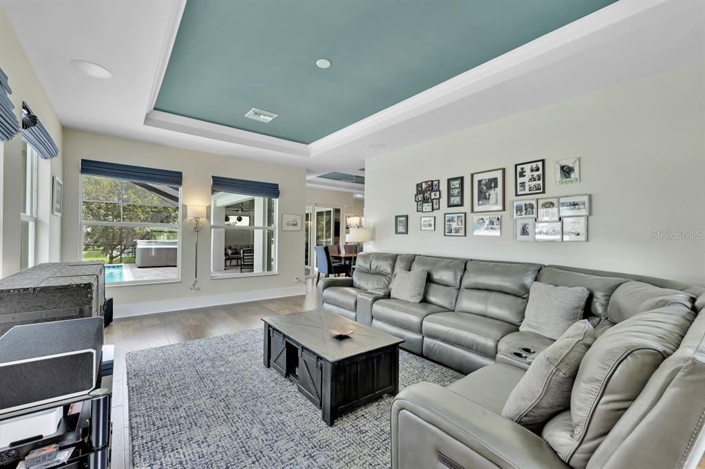 Recently Sold: $1,850,000 (3 beds, 2 baths, 2507 Square Feet)