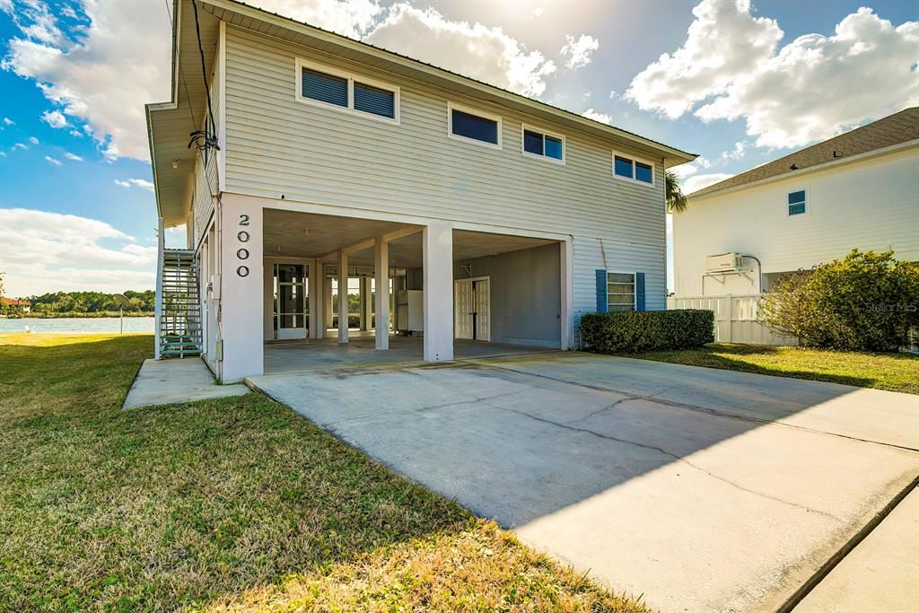 Recently Sold: $875,000 (3 beds, 2 baths, 1596 Square Feet)