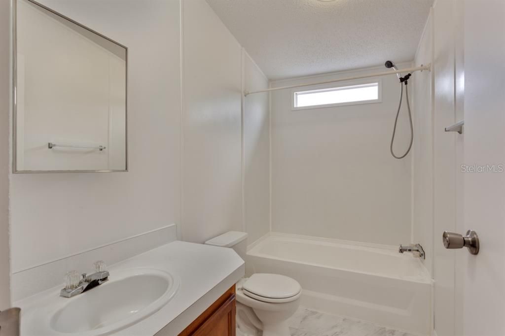 最近售出: $160,000 (3 贝兹, 2 浴室, 1404 平方英尺)