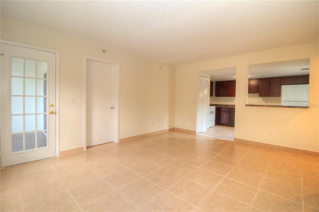 Recently Sold: $98,777 (2 beds, 2 baths, 885 Square Feet)