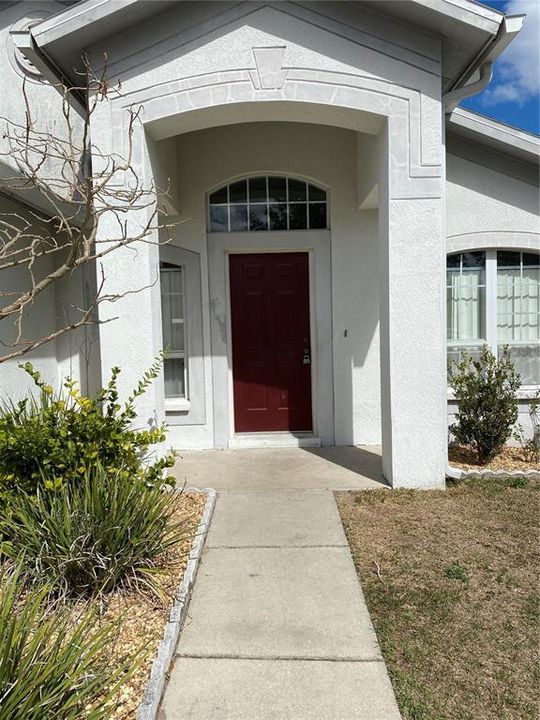 Recently Rented: $1,700 (3 beds, 2 baths, 1629 Square Feet)