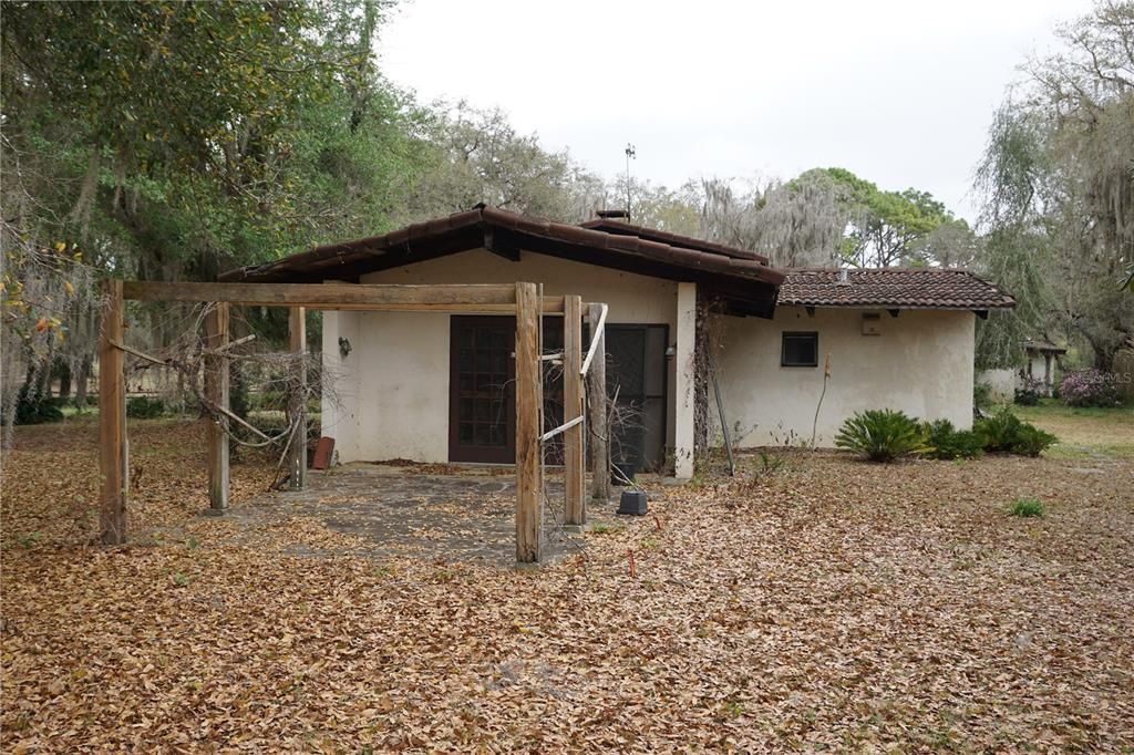 Recently Sold: $900,000 (3 beds, 2 baths, 4128 Square Feet)