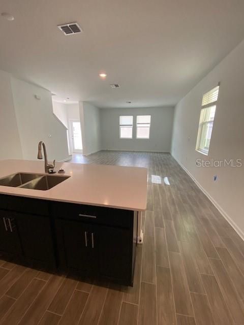 Recently Rented: $2,400 (3 beds, 2 baths, 1795 Square Feet)