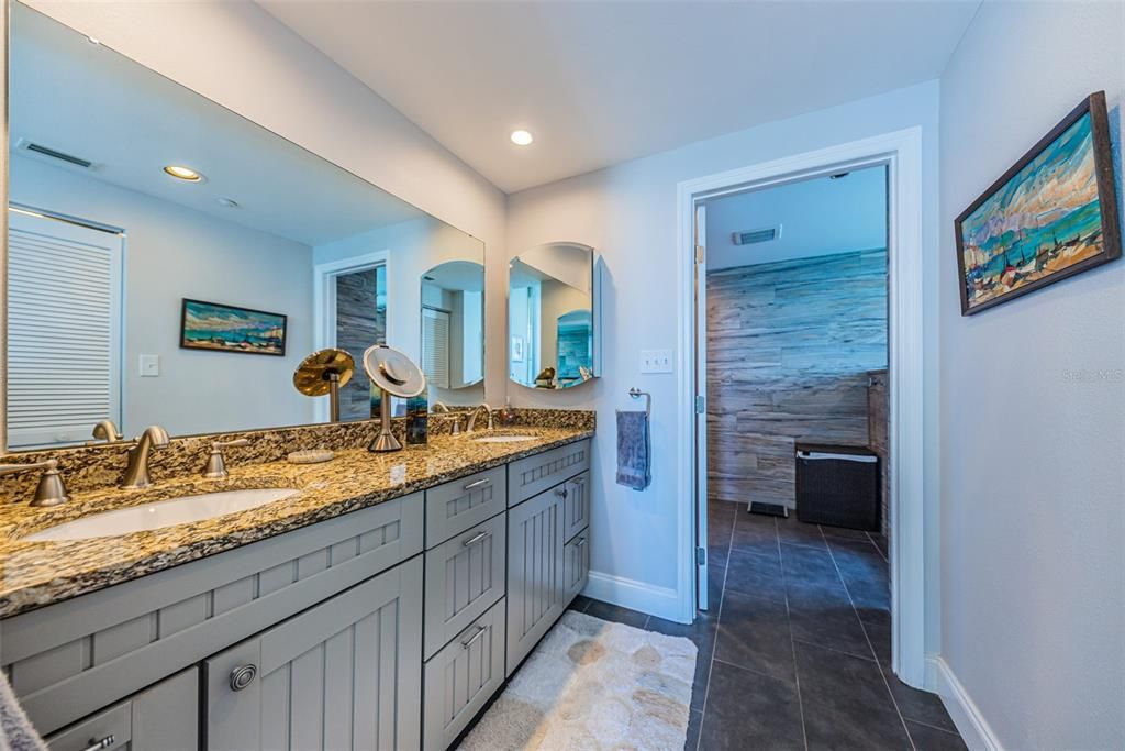 Recently Sold: $999,000 (2 beds, 2 baths, 1579 Square Feet)