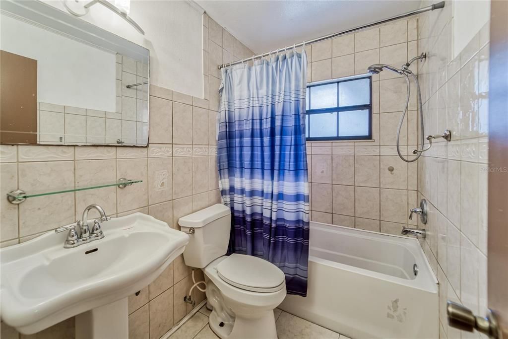 最近售出: $385,000 (3 贝兹, 2 浴室, 1464 平方英尺)