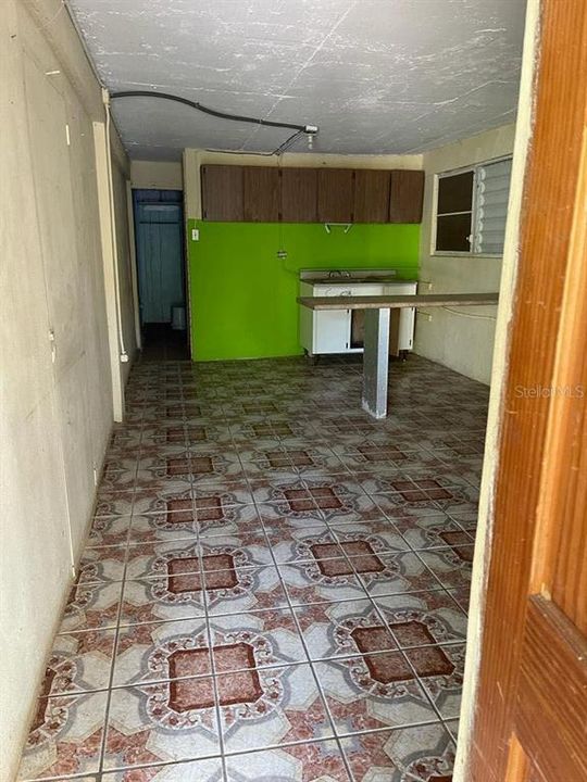 Vendido Recientemente: $105,000 (4 camas, 2 baños, 1116 Pies cuadrados)