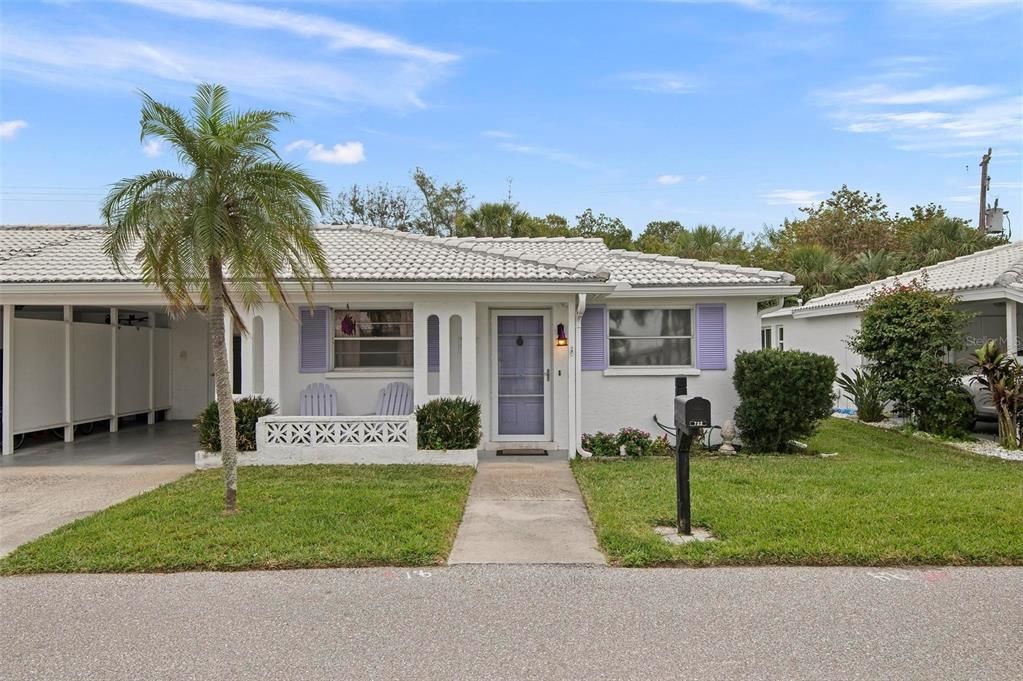 Recently Sold: $475,000 (2 beds, 2 baths, 1393 Square Feet)