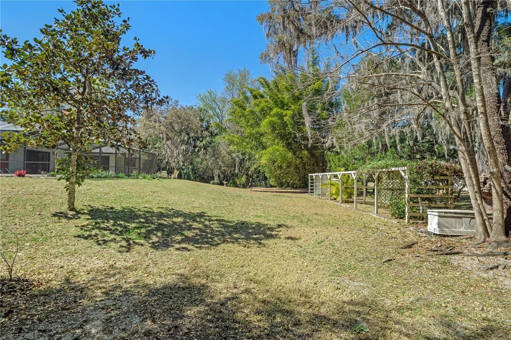 Recently Sold: $355,000 (3 beds, 2 baths, 1888 Square Feet)