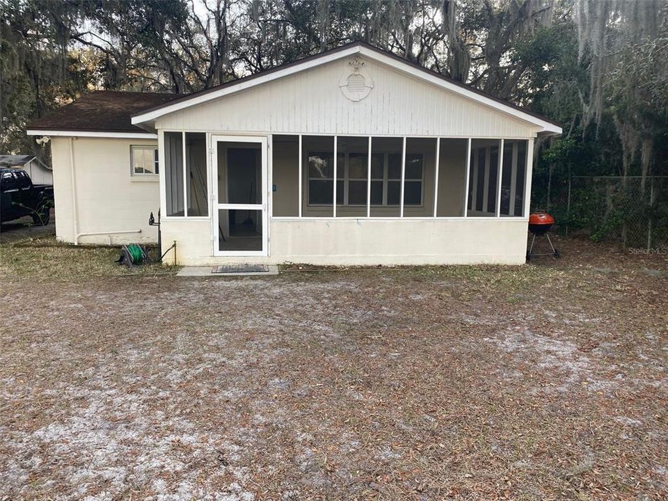 Recently Sold: $185,000 (2 beds, 1 baths, 868 Square Feet)