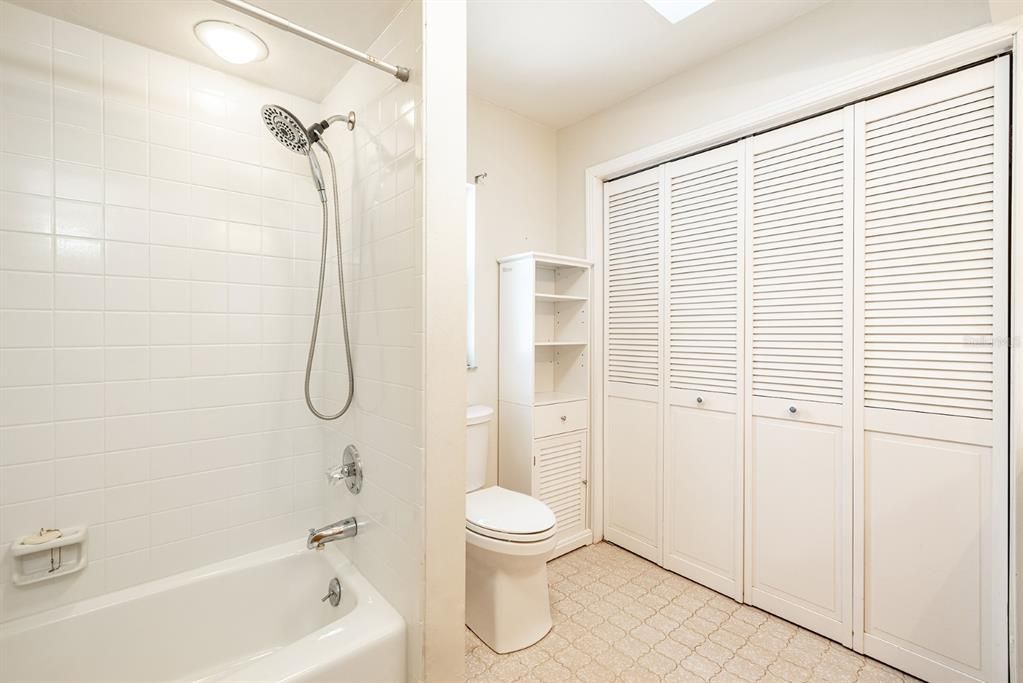 Недавно арендовано: $3,200 (3 спален, 1 ванн, 1558 Квадратных фут)