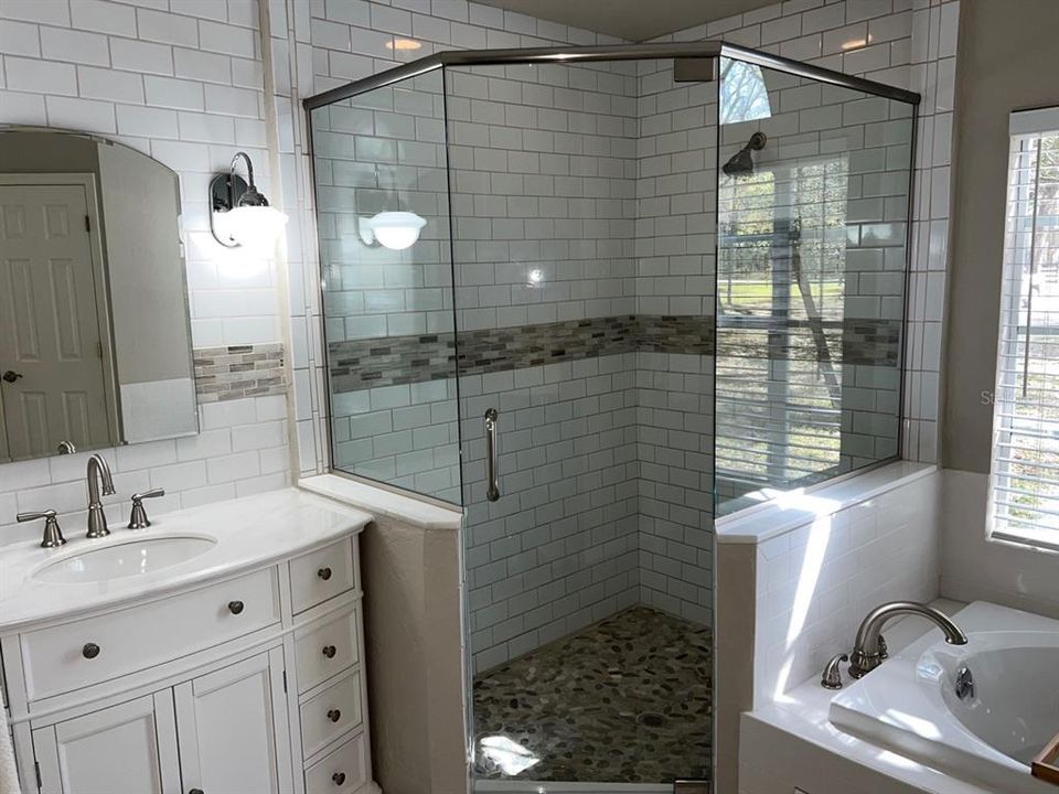 最近售出: $525,400 (3 贝兹, 2 浴室, 1949 平方英尺)