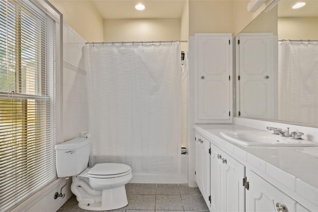 最近售出: $700,000 (0 贝兹, 0 浴室, 5486 平方英尺)