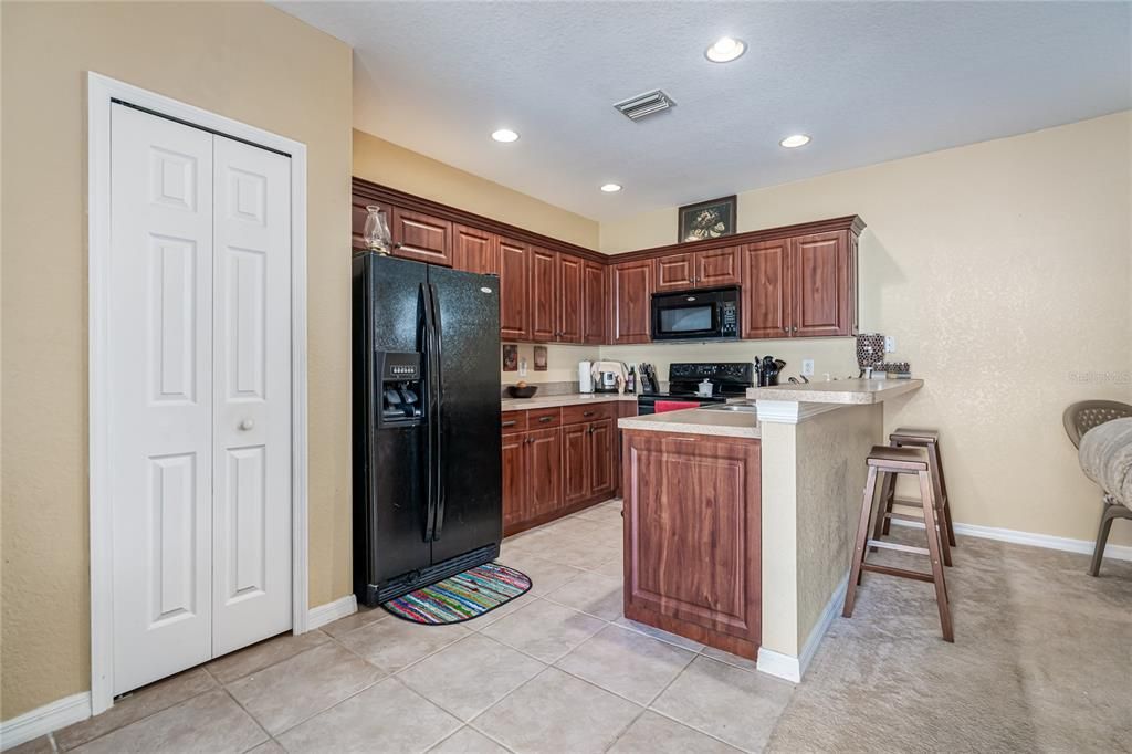 Recently Sold: $276,000 (3 beds, 2 baths, 1356 Square Feet)