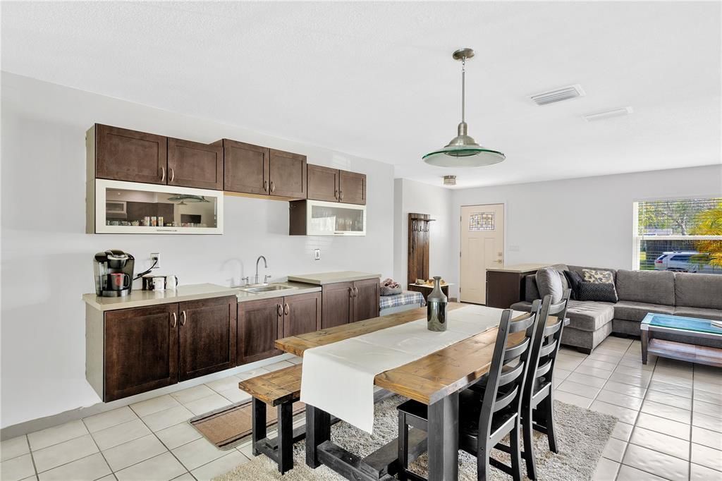 Recently Sold: $265,000 (2 beds, 2 baths, 1196 Square Feet)