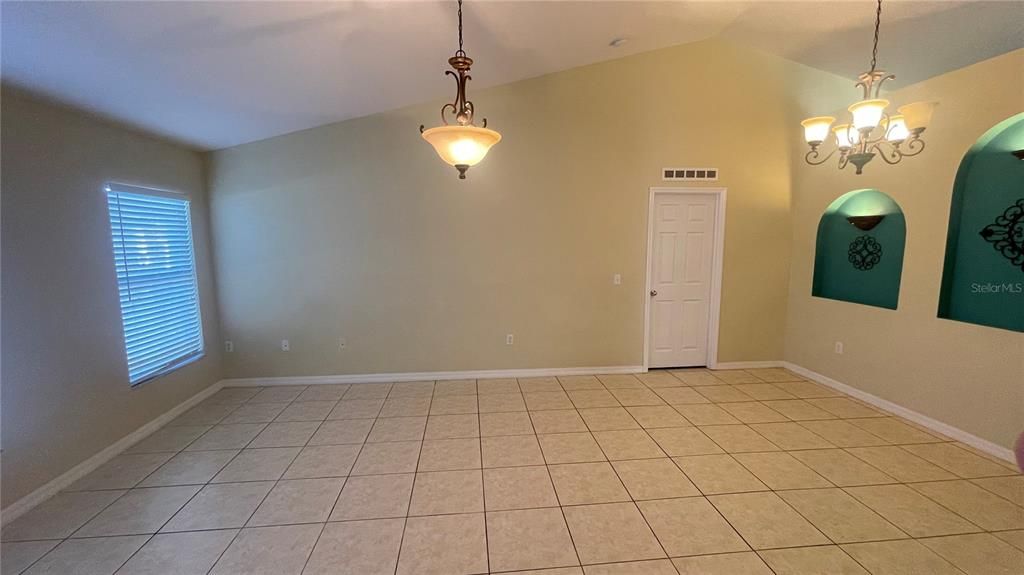 Recently Rented: $2,000 (4 beds, 2 baths, 2088 Square Feet)