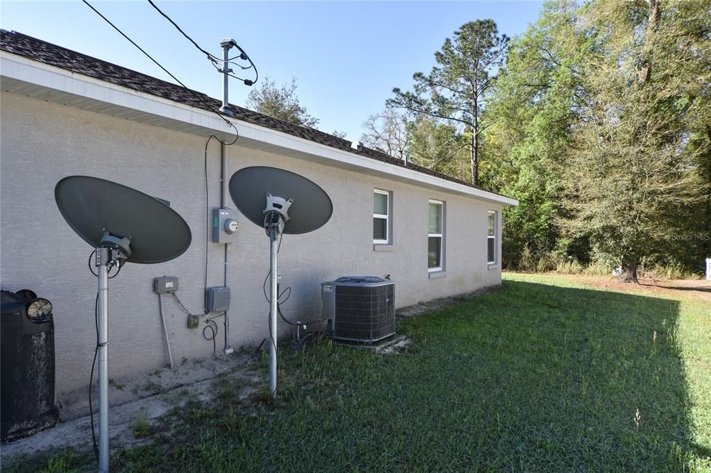 Recently Rented: $1,775 (3 beds, 2 baths, 1437 Square Feet)