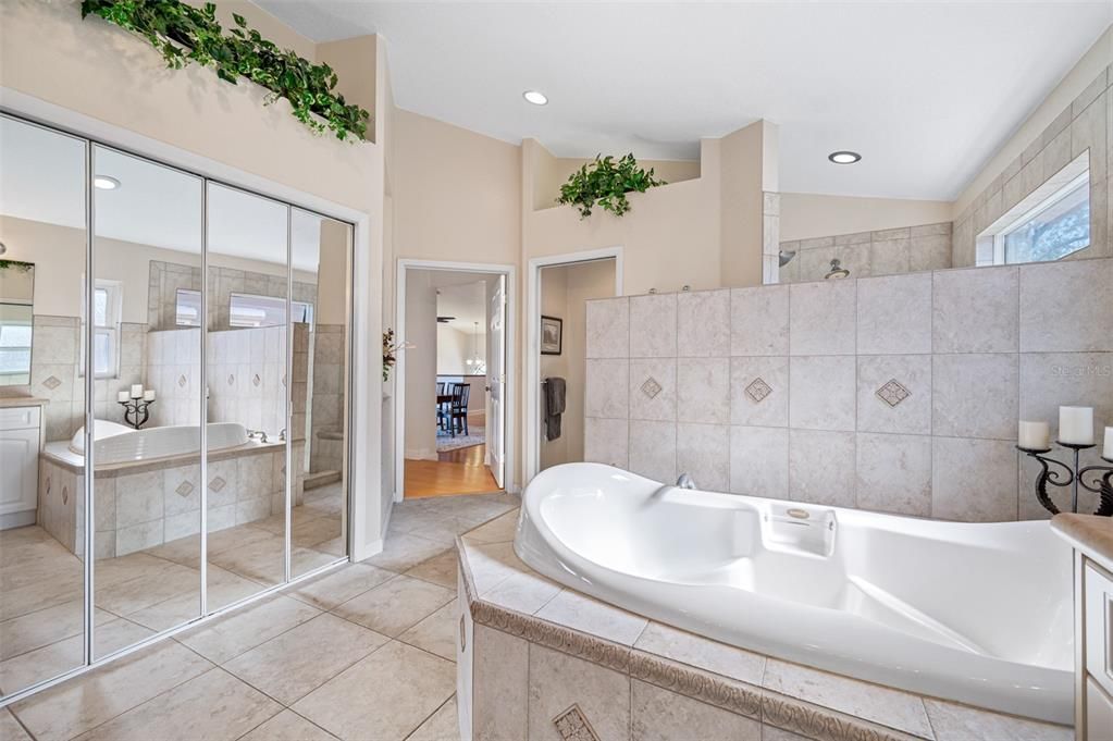 Recently Sold: $1,450,000 (6 beds, 5 baths, 4538 Square Feet)