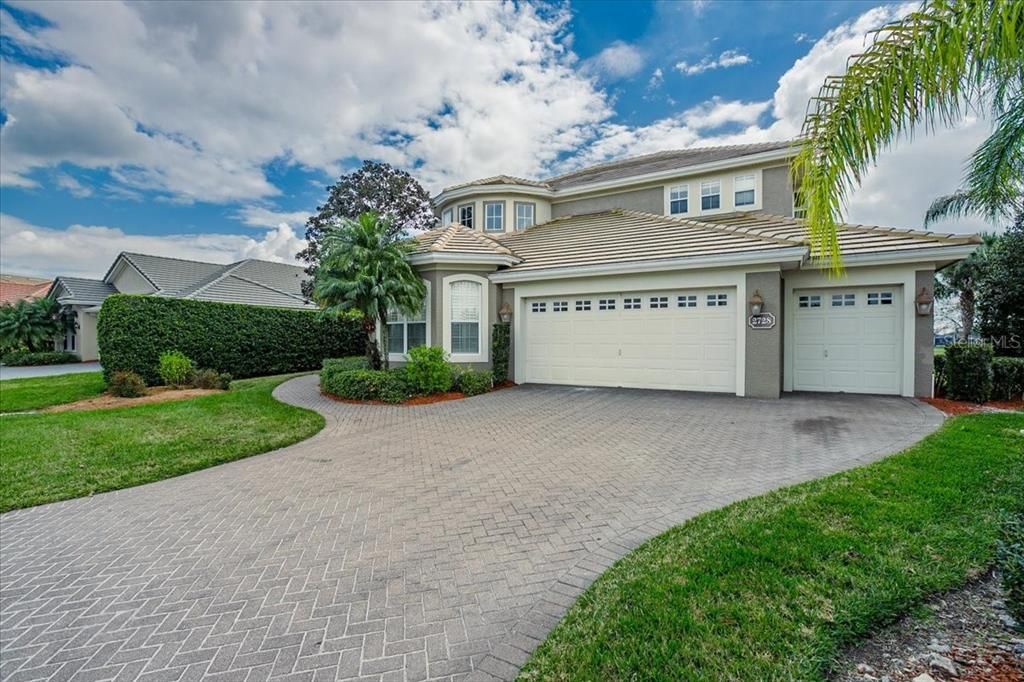 Recently Sold: $1,050,000 (4 beds, 3 baths, 4875 Square Feet)