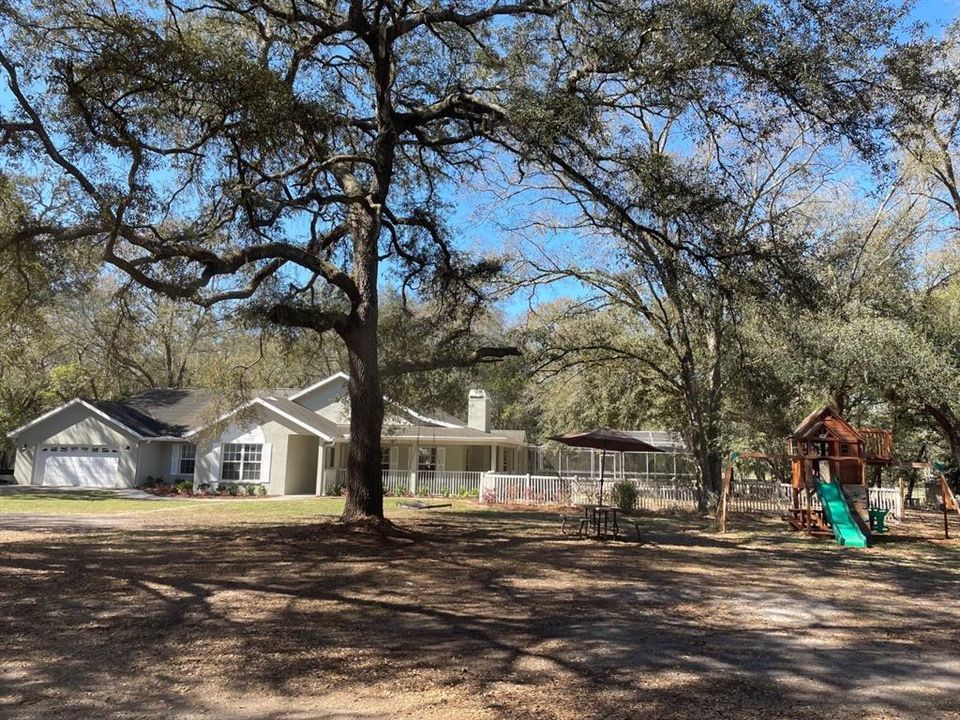 Front view with Playground