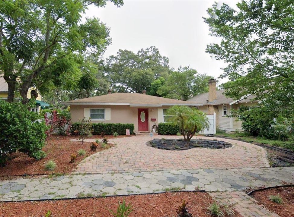 Recently Sold: $620,000 (3 beds, 2 baths, 1800 Square Feet)