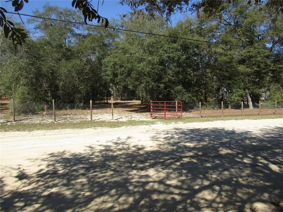 Vendido Recientemente: $18,900 (1.29 acres)