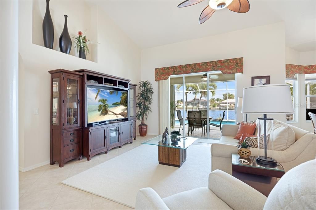 Recently Sold: $850,000 (3 beds, 2 baths, 1980 Square Feet)