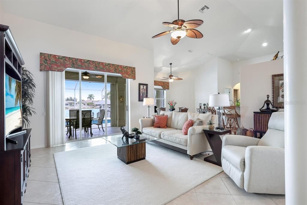 Recently Sold: $850,000 (3 beds, 2 baths, 1980 Square Feet)