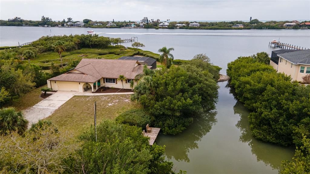 Vendido Recientemente: $1,200,000 (3 camas, 2 baños, 1842 Pies cuadrados)