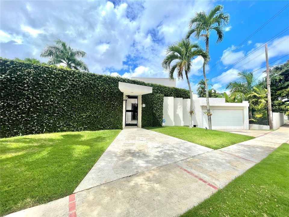 Vendido Recientemente: $1,495,000 (6 camas, 5 baños, 4655 Pies cuadrados)