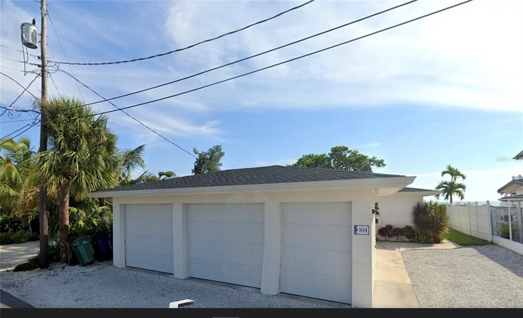 Recently Sold: $4,300,000 (2 beds, 2 baths, 1008 Square Feet)