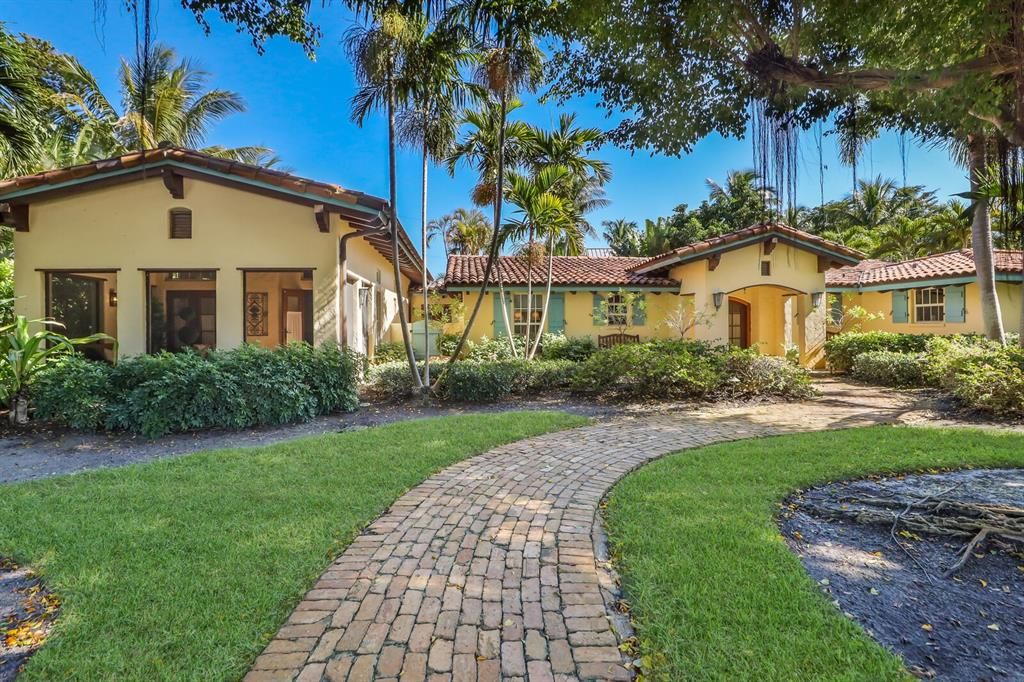 Recently Sold: $6,900,000 (4 beds, 4 baths, 2869 Square Feet)