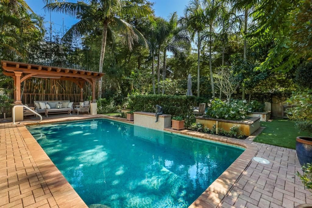 Recently Sold: $6,900,000 (4 beds, 4 baths, 2869 Square Feet)