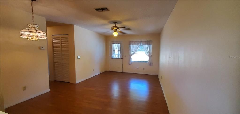 Recently Sold: $150,000 (2 beds, 1 baths, 808 Square Feet)