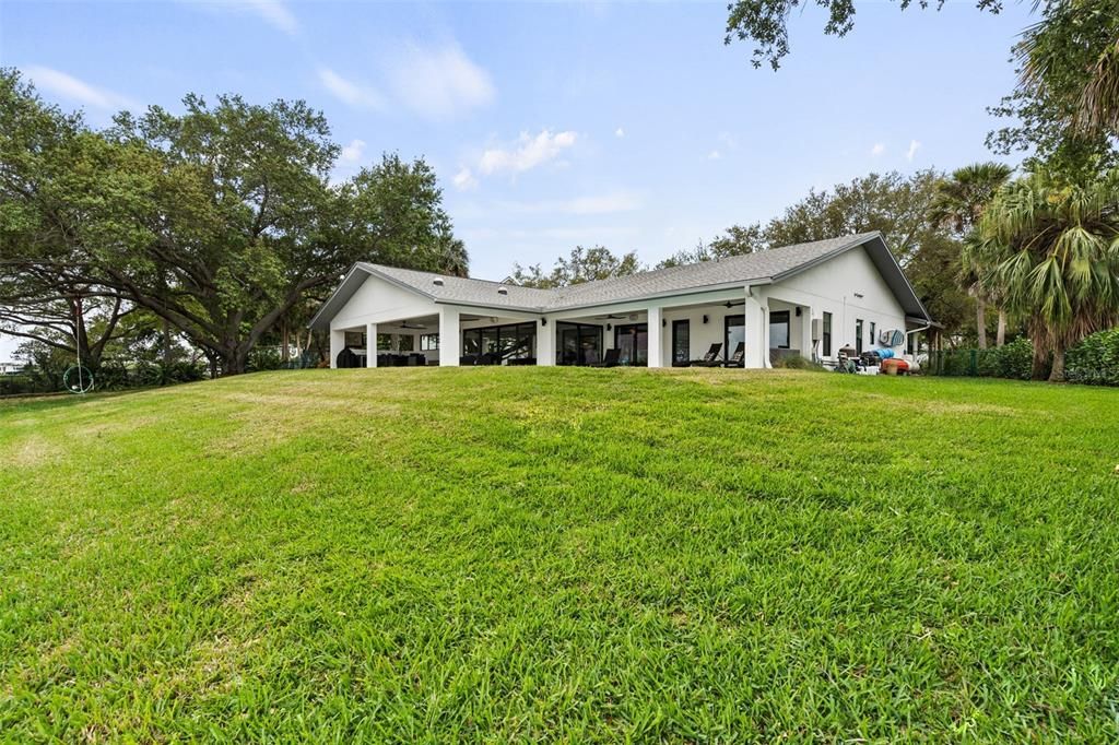 Recently Sold: $1,950,000 (3 beds, 3 baths, 2772 Square Feet)