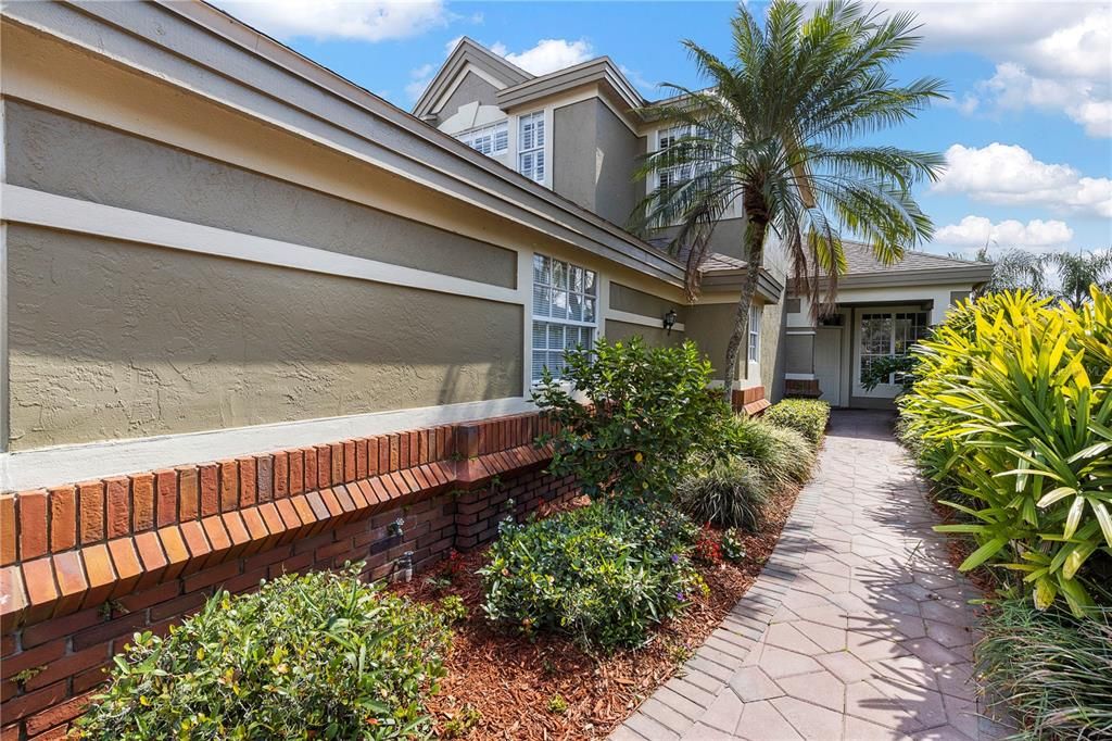 Recently Sold: $465,000 (3 beds, 3 baths, 2443 Square Feet)