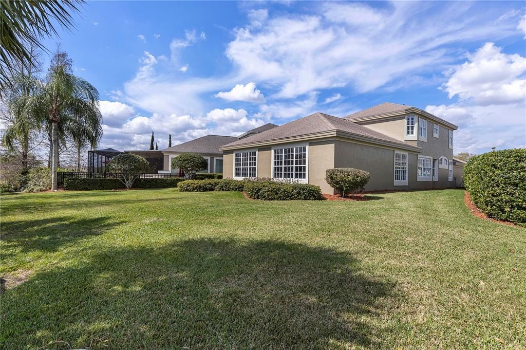 Recently Sold: $465,000 (3 beds, 3 baths, 2443 Square Feet)
