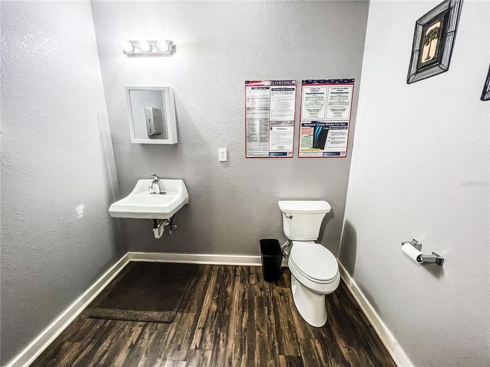 Recently Sold: $199,000 (2 beds, 1 baths, 1141 Square Feet)