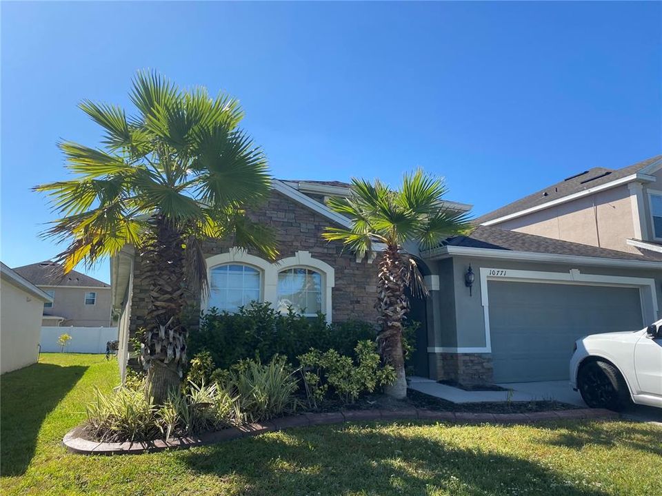 Recently Sold: $435,000 (3 beds, 3 baths, 2022 Square Feet)