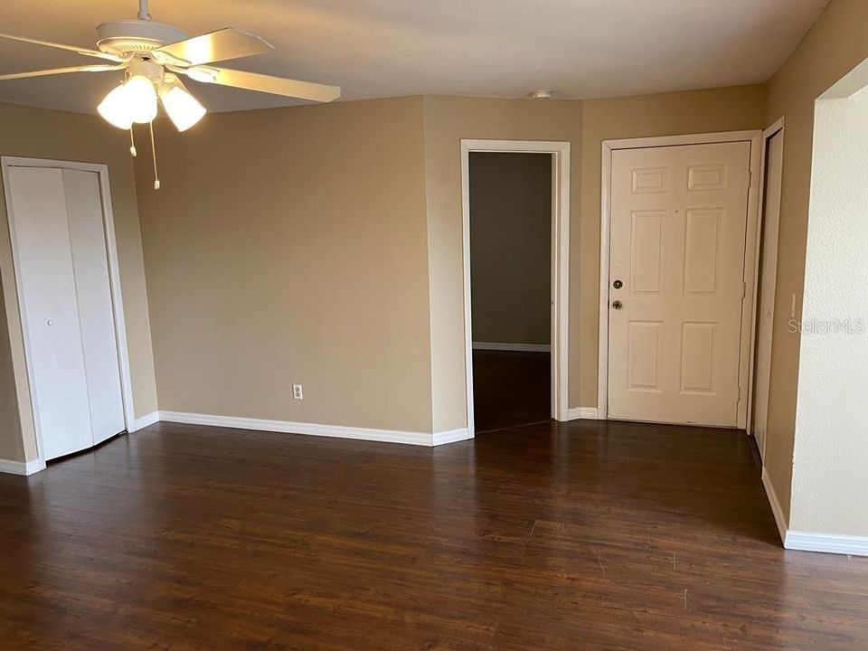 Recently Sold: $99,000 (1 beds, 1 baths, 760 Square Feet)